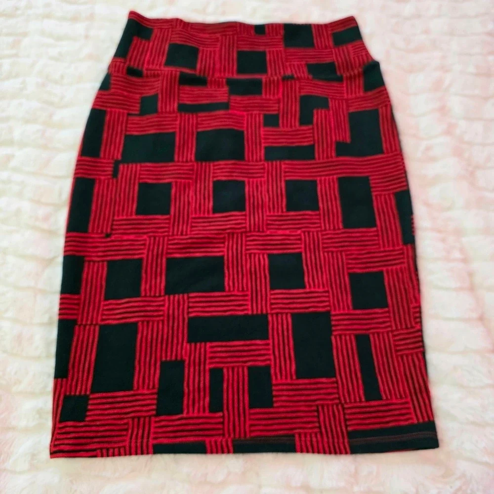 LuLaRoe Cassie‎ Pencil Skirt S Red Black Geometric Basketweave Knit High Waist